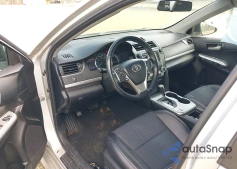 2013 Toyota Camry Se z USA, uszkodzony, nr VIN 4T1BF1FK5DU282734